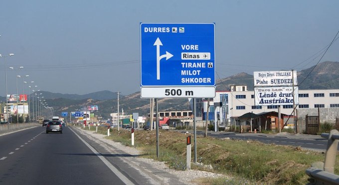 Tirane-Durres edhe 10 dite e bllokuar : Paralizohen bizneset e zones